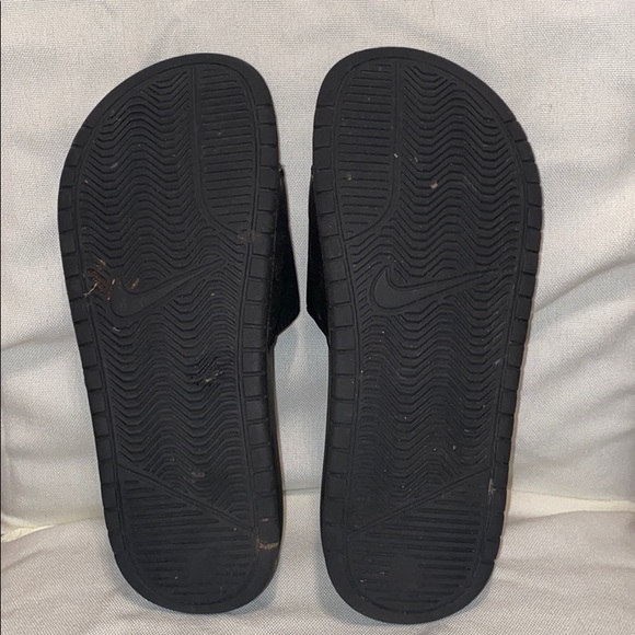 nike slides - Picture 2 of 2